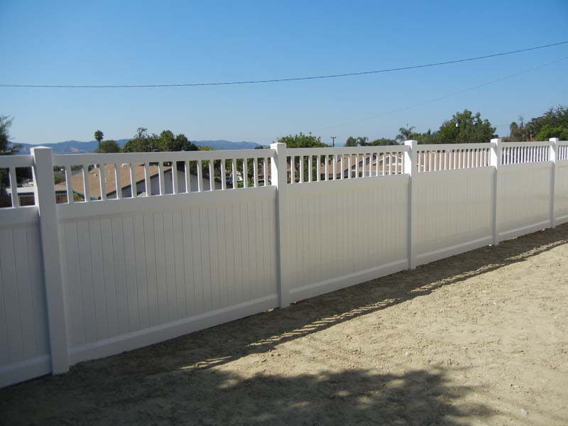 pickets closed top